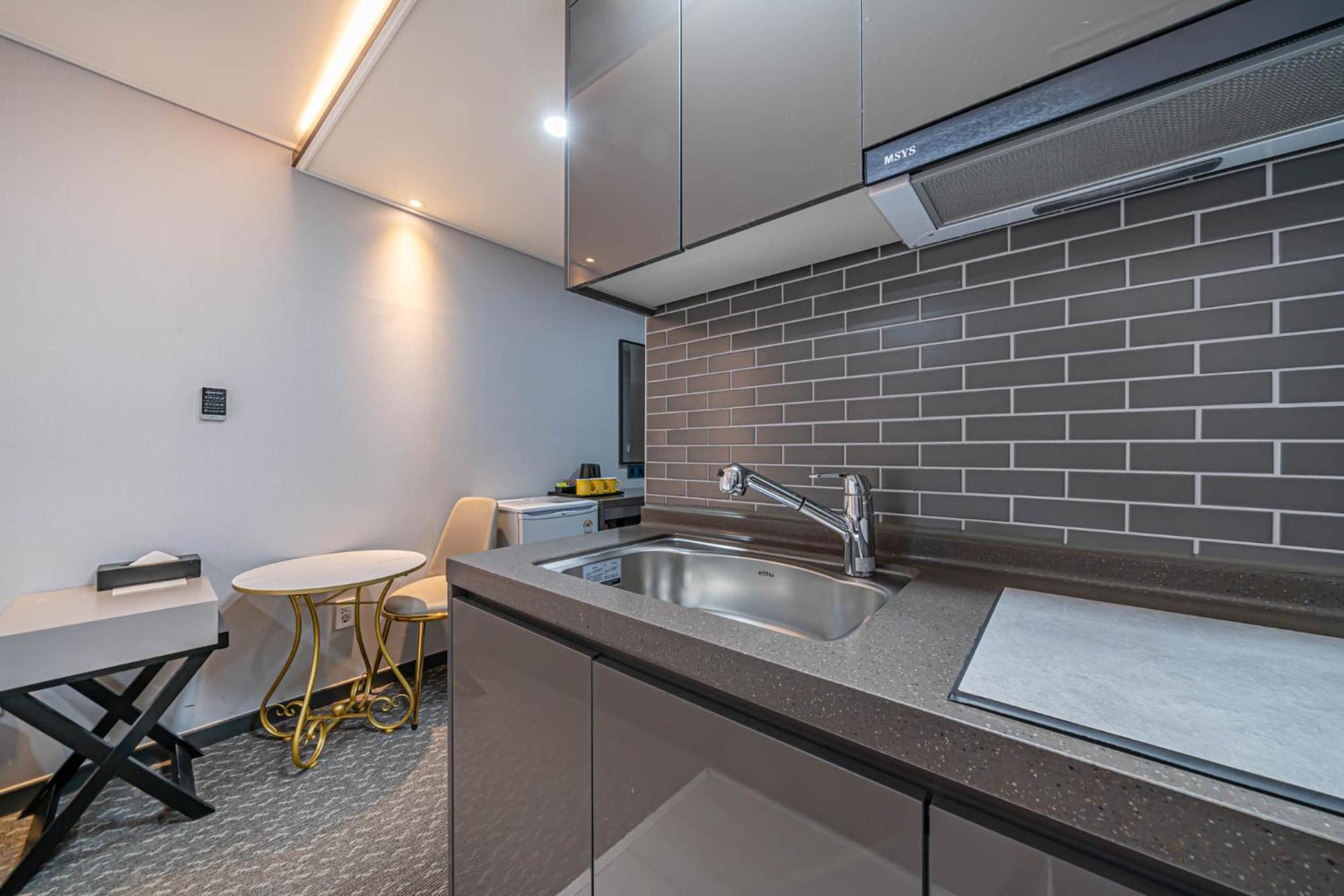 Griffinbay Hotel Busan Bagian luar foto